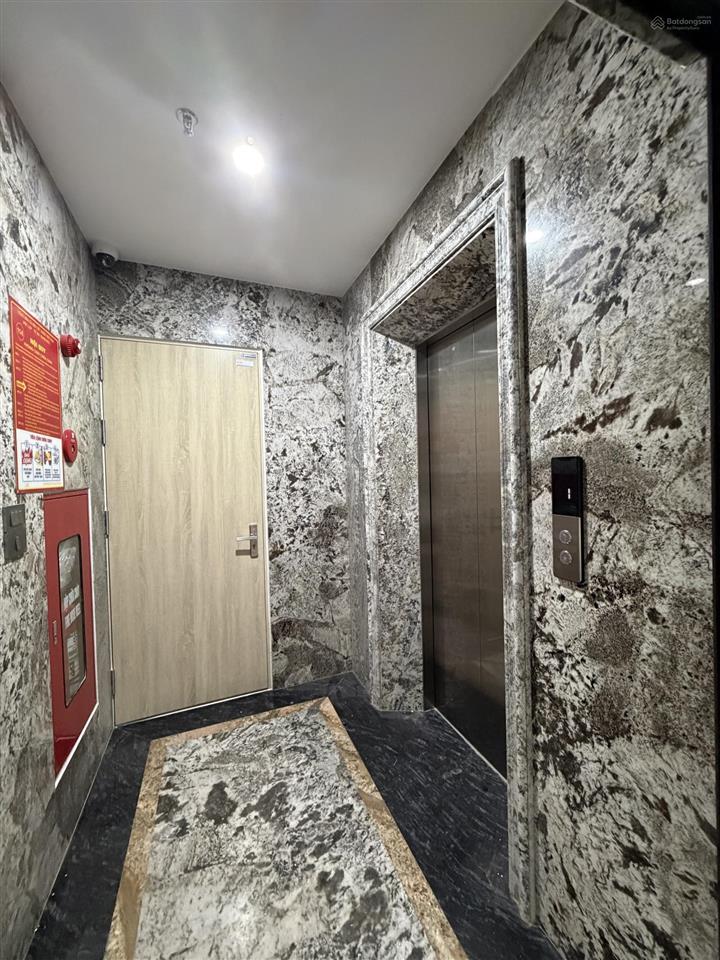 Chính chủ cho thuê mb vp dt150m2x3 tầng mặt phố cự lộc, thanh xuânngã tư sở giá thuê thương lượng