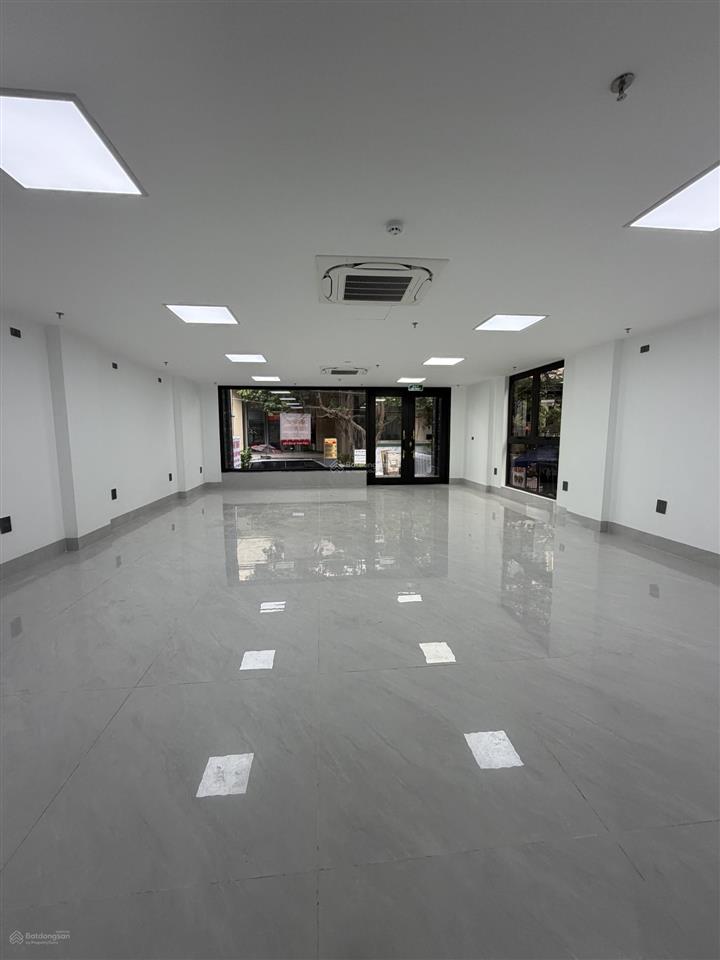 Chính chủ cho thuê mb vp dt150m2x3 tầng mặt phố cự lộc, thanh xuânngã tư sở giá thuê thương lượng