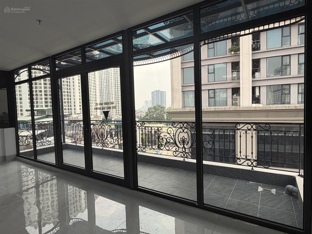 Chính chủ cho thuê văn phòng dt150m2 mặt phố cự lộc, thanh xuânngã tư sở giá thuê 31 triệu/tháng.