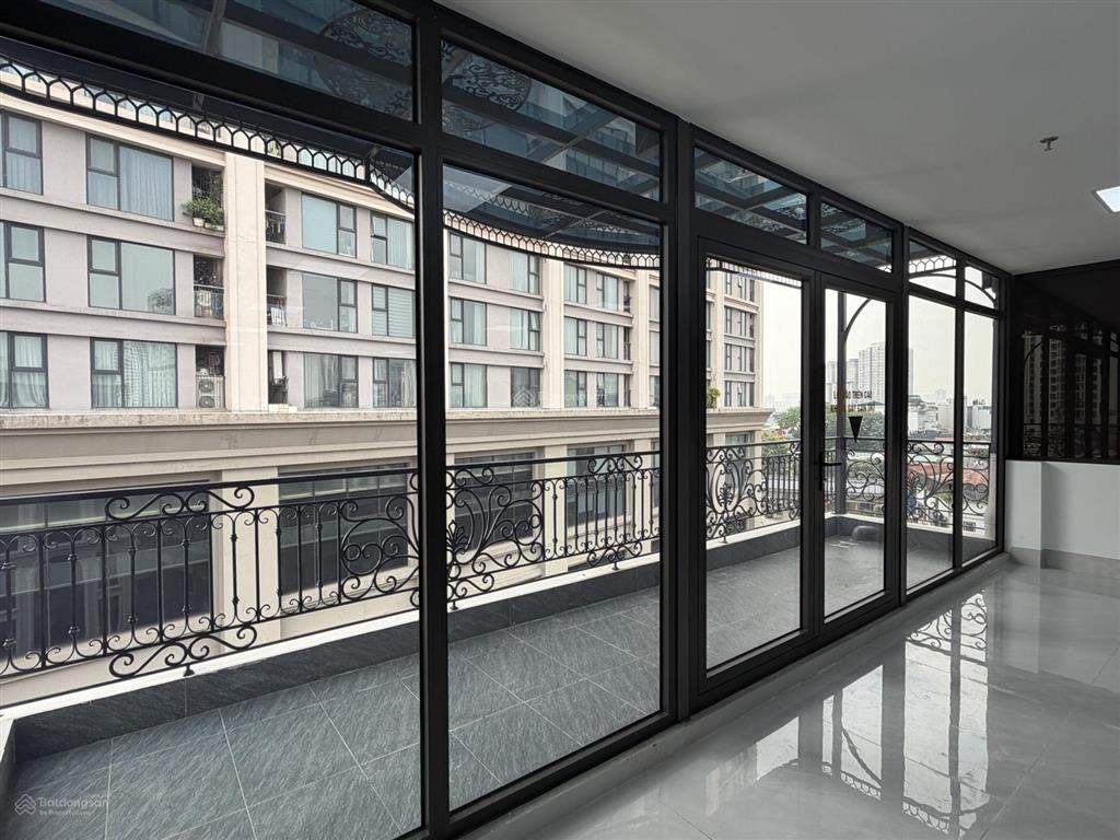Chính chủ cho thuê văn phòng dt150m2 mặt phố cự lộc, thanh xuânngã tư sở giá thuê 31 triệu/tháng.