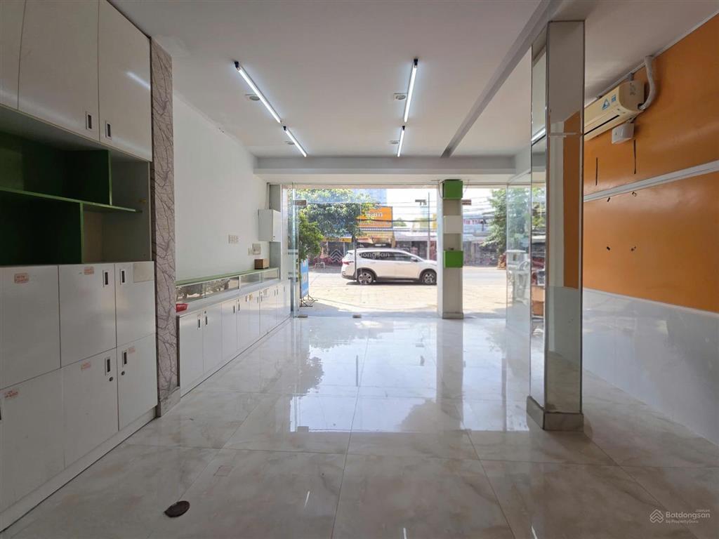Mặt bằng kinh doanh mặt tiền đường trần trọng cung  quận 7 | ~40m2 | vỉa hè rộng | lối đi riêng