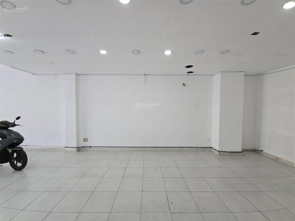 Mặt bằng kinh doanh ngay mặt tiền đường lâm văn bền  quận 7 | 65m2 | khu sầm uất