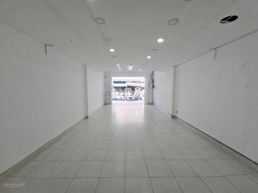 Mặt bằng kinh doanh ngay mặt tiền đường lâm văn bền  quận 7 | 65m2 | khu sầm uất