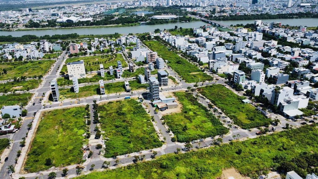 Hàng năm chủ  cồn dầu 18 (view trường học).