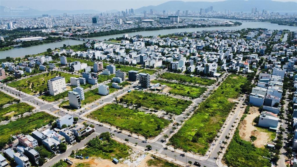 Hàng năm chủ  cồn dầu 18 (view trường học).