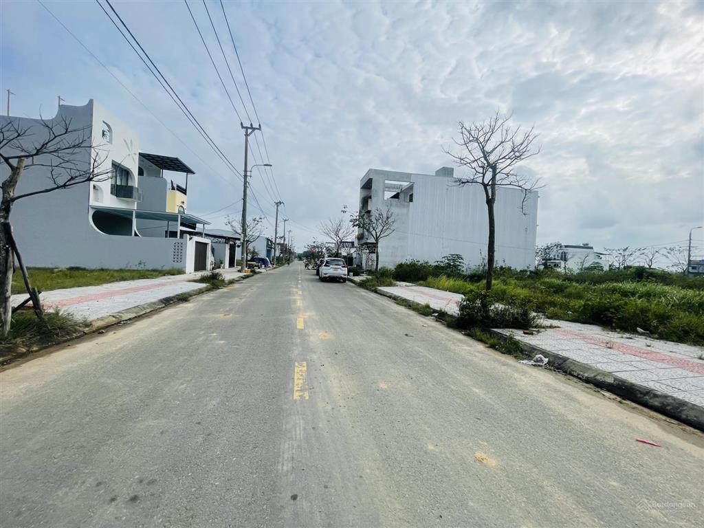 [ hàng chính chủ  nam hoà xuân  đã có sổ đỏ] giá tốt, rẻ hơn thị trường 100tr. 0564 113 ***