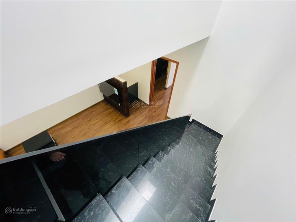 Nhà đẹp nam hoà xuân 3 tầng full 4pn giá tốt