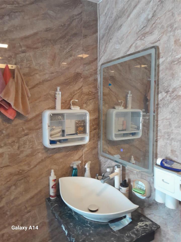 Nhà kiệt hoàng diệu 4 tầng (hải châu, đà nẵng).