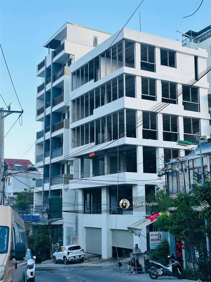 Bán tòa căn hộ 7 tầng bắc nha trang, 120m2, mt 11m, gần biển, thu 150tr/tháng