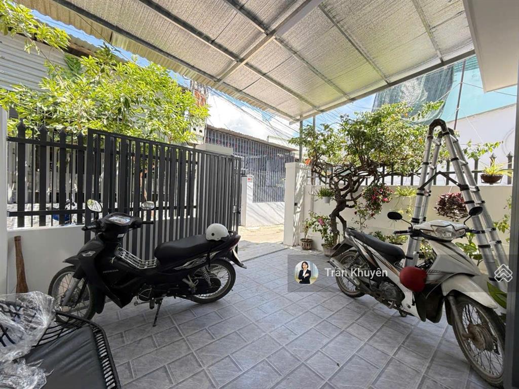Nhà cấp 4 mới đẹp hẻm ô tô nguyễn khuyến  vĩnh hải, gần biển, sổ hồng fullthổ cư