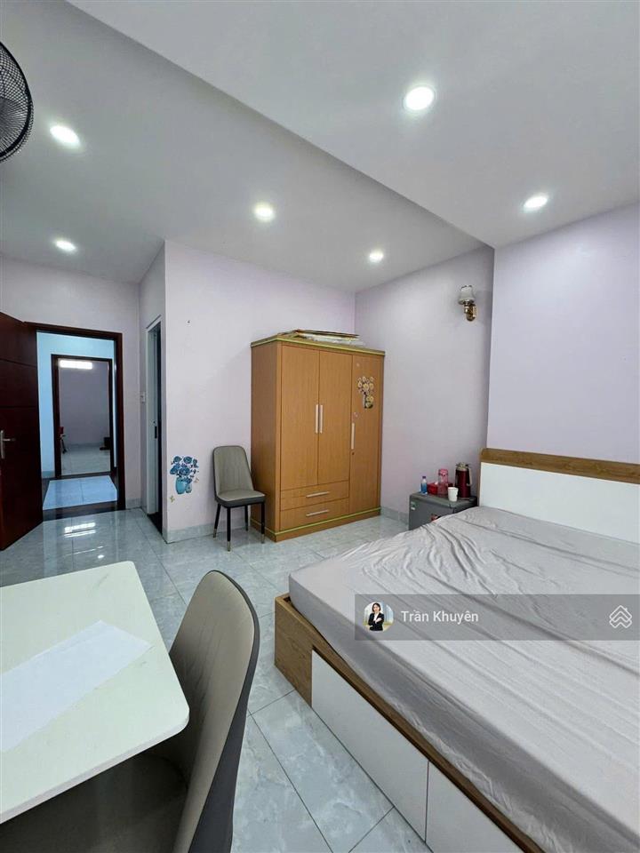 Nhà bán gần biển hòn chồng, hẻm đặng tất, 4 tầng, cách biển 200m, vị trí đẹp kinh doanh lưu trú