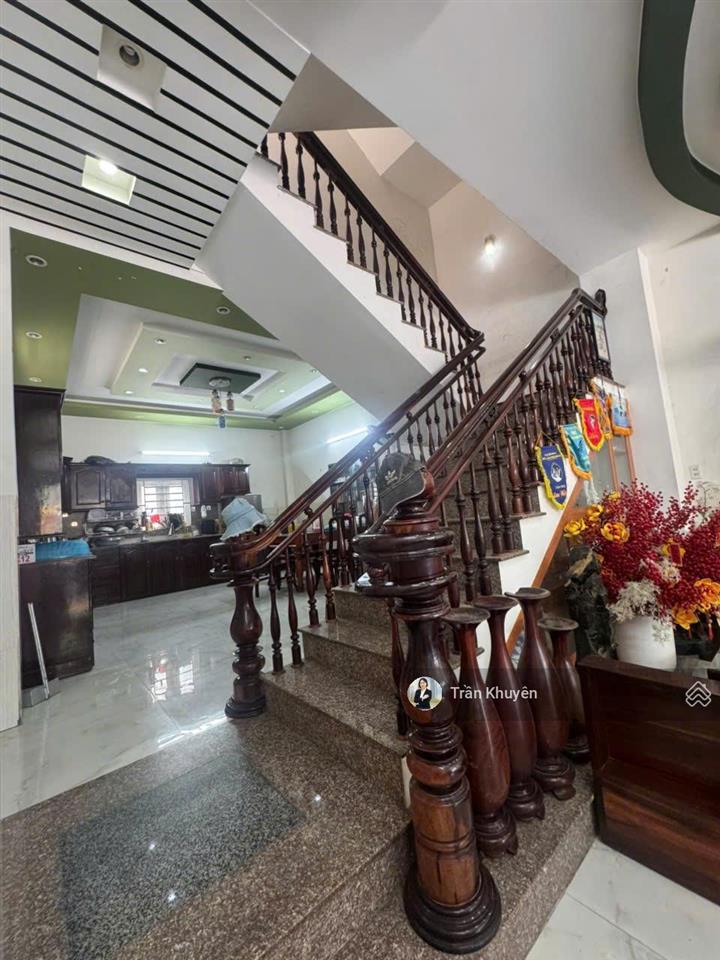 Chủ cần tiền  bán nhanh nhà mặt tiền đường phước long, nha trang