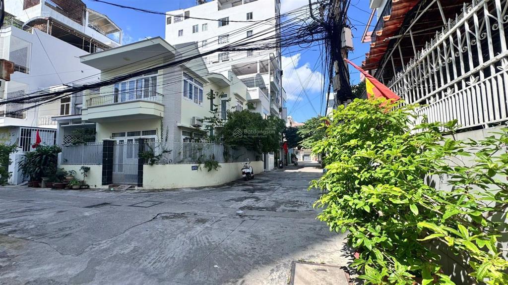 Hạ giá 12,2 tỷ cần bán gấp nhà 3 tầng, ô tô vào tận đường biệt thự nha trang