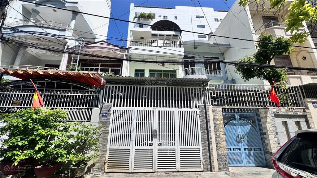 Hạ giá 12,2 tỷ cần bán gấp nhà 3 tầng, ô tô vào tận đường biệt thự nha trang