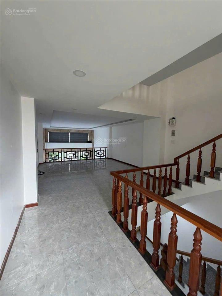 Giảm 7 tỷ bán nhà 4 tầng mặt tiền đường trường sơn nha trang