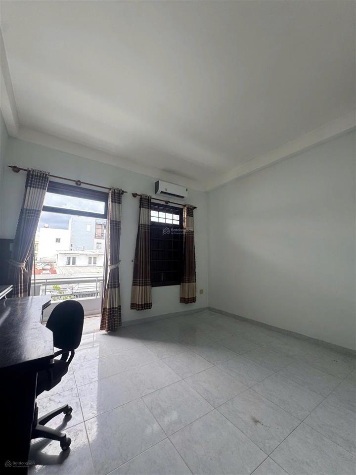 Nhà đường lê hồng phong nha trang hạ giá 4,4 tỷ  nhà 3 tầng mê đúc