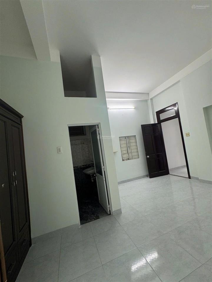 Nhà đường lê hồng phong nha trang hạ giá 4,4 tỷ  nhà 3 tầng mê đúc