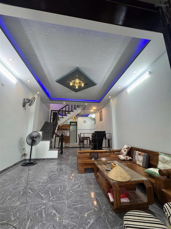 Nhà đường lê hồng phong nha trang hạ giá 4,4 tỷ  nhà 3 tầng mê đúc