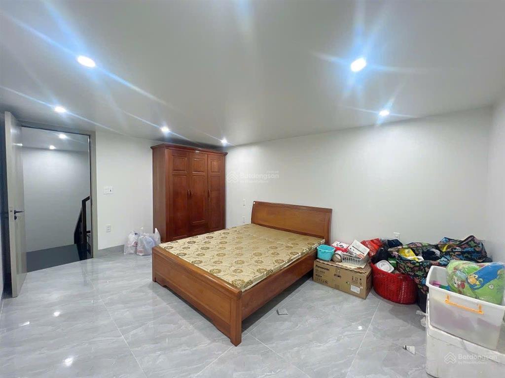 Mặt đường vũ chí thắng vỉa hè rộng | kinh doanh sầm uất vị trí vàng mặt đường chính, v