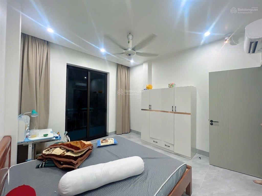 Mặt đường vũ chí thắng vỉa hè rộng | kinh doanh sầm uất vị trí vàng mặt đường chính, v
