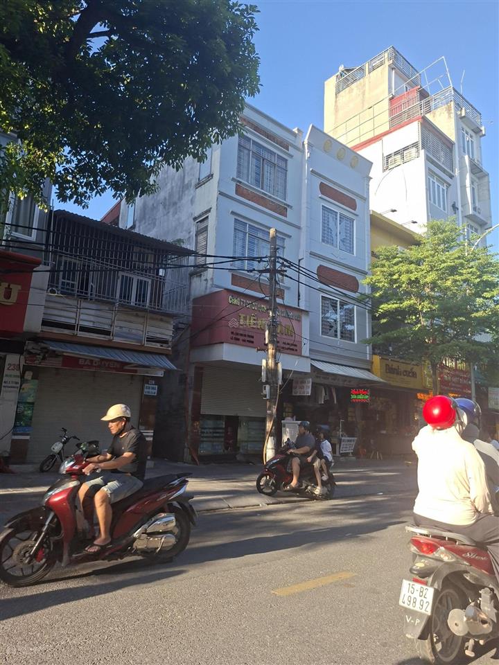 Mặt đường cát dài (hai bà trưng, hải phòng) ngay cổng trường nguyễn văn tố. vị trí đẹp, kinh doanh