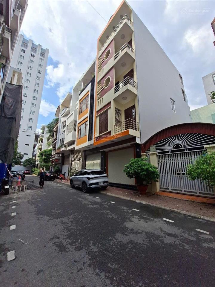 Ngay bệnh viện việt tiệp phố cát dài nhà 75m² x 4 tầng, ô tô đỗ cửa ngày đêm. khu dân trí cao
