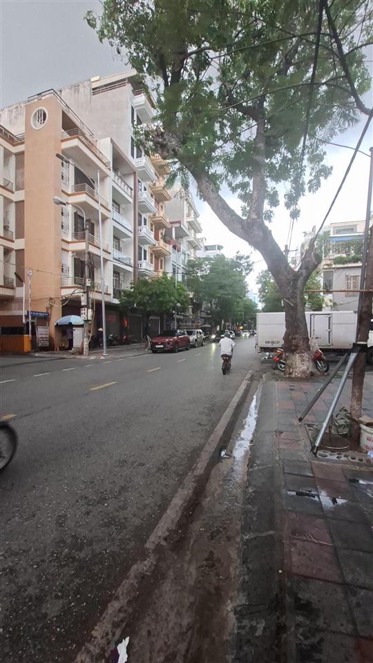 Ngay bệnh viện việt tiệp phố cát dài nhà 75m² x 4 tầng, ô tô đỗ cửa ngày đêm. khu dân trí cao