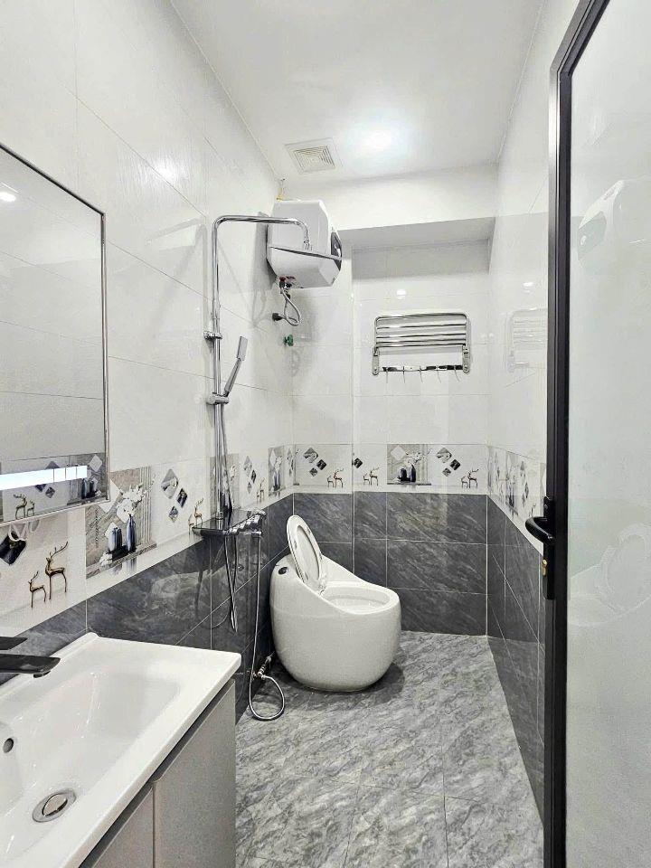 TÀI CHÍNH 👉  10,95 Tỷ SỞ HỮU CĂN NH.A  ✅ Sổ Chính Chủ - DT 39m sẵn giao dịch ✅ Xây dựng 7 Tầng - THANG MÁY  ✅ Ko quy ho