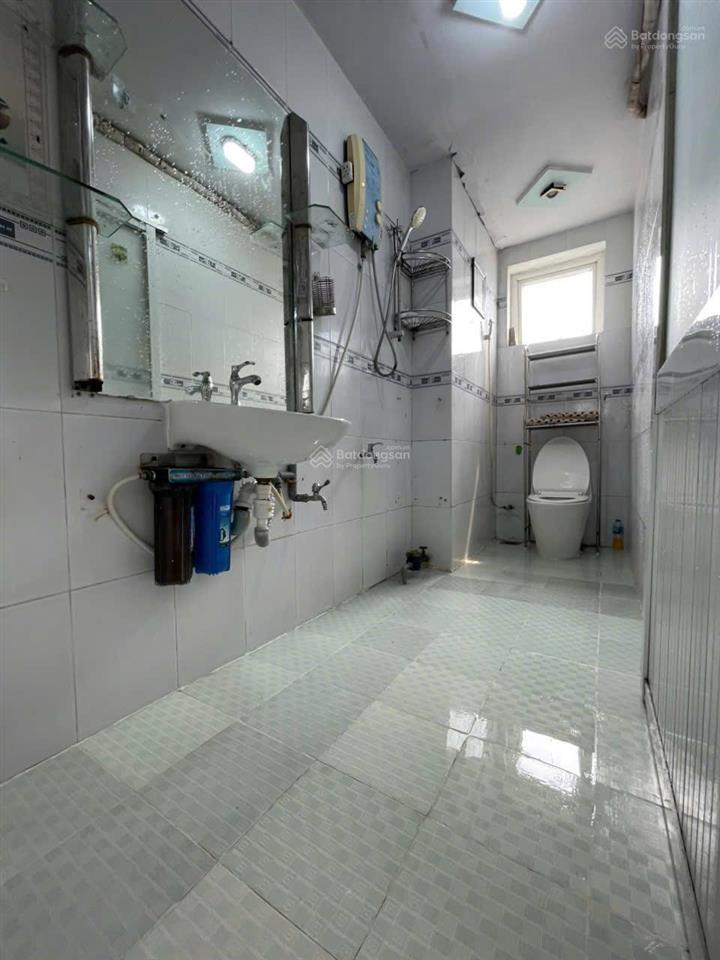 Căn hộ cc bình phú thang máy 2pn chỉ 2.75 tỷ