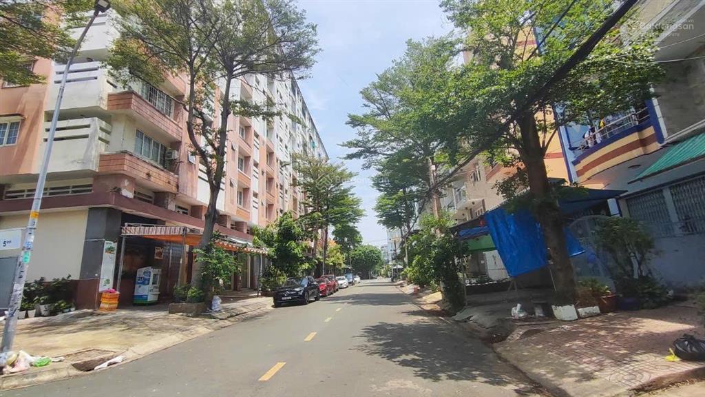 Căn hộ cc bình phú thang máy 2pn chỉ 2.75 tỷ