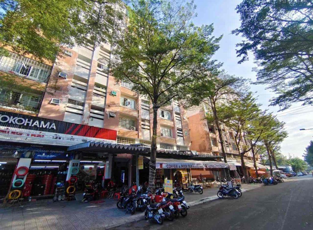 Căn góc chung cư bình phú quận 6 thang máy 66.8m2, giá 2,85 tỷ