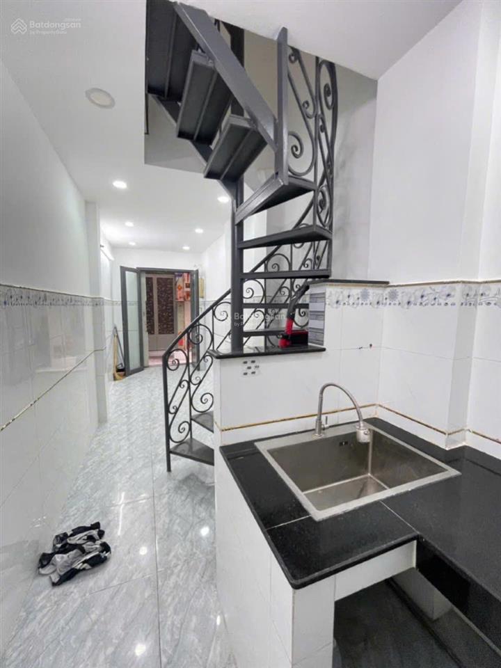 Bán nhà hậu giang quận 6 sát mặt tiền  sổ riêng  giá 2.18 tỷ