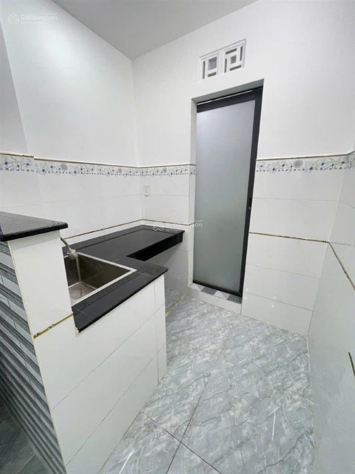 Bán nhà hậu giang quận 6 sát mặt tiền  sổ riêng  giá 2.18 tỷ