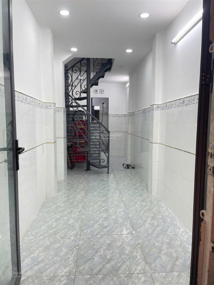 Bán nhà hậu giang quận 6 sát mặt tiền  sổ riêng  giá 2.18 tỷ