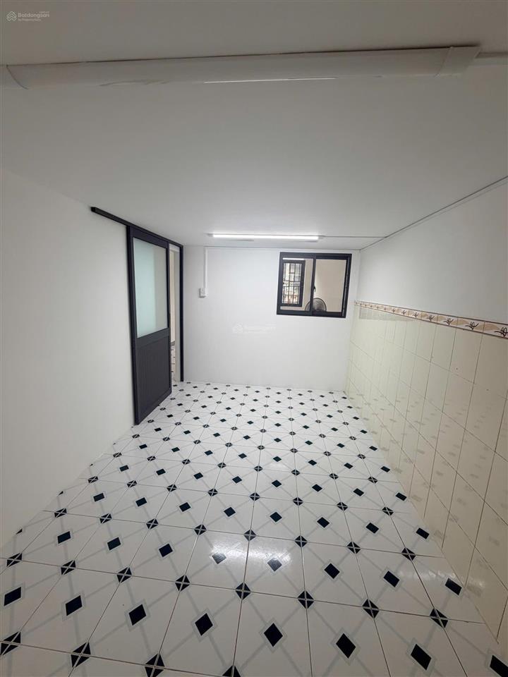 Chung cư phùng hưng lầu 2 47m2 giá 2.5 tỷ
