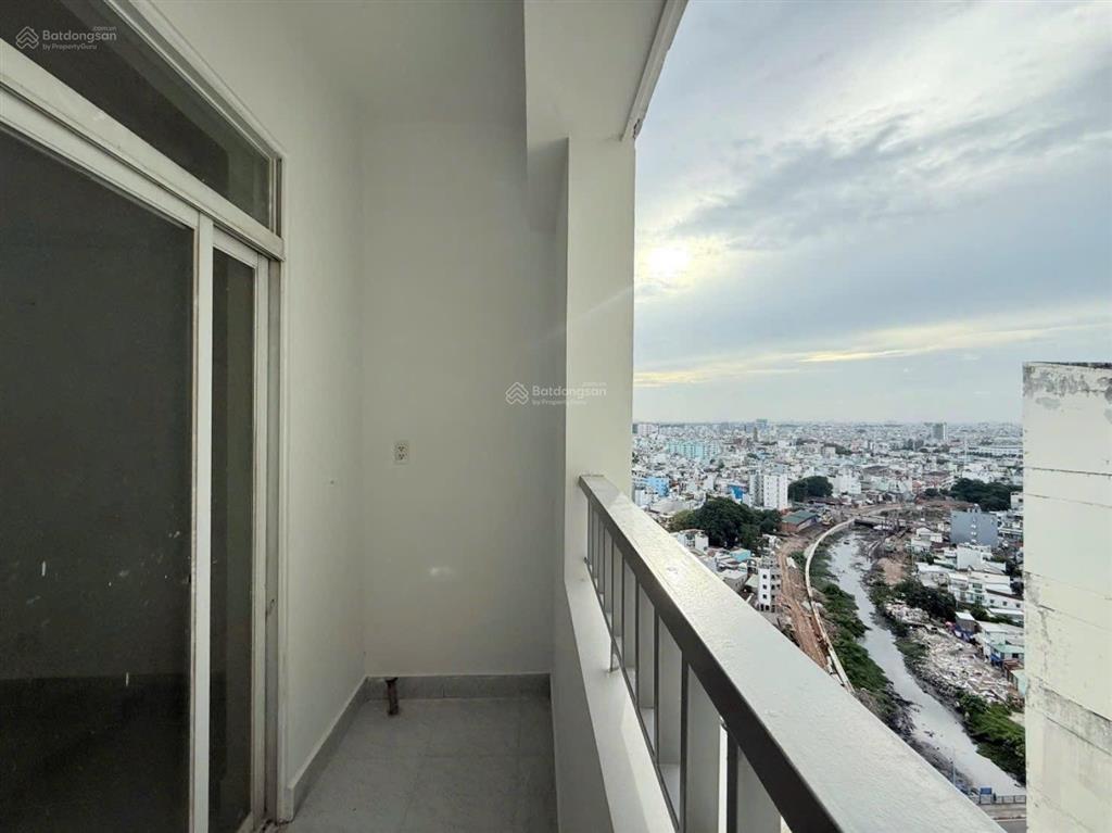 Bán căn hộ view toàn thành phố 1050 bình thạnh có sổ giá 3.7 tỷ
