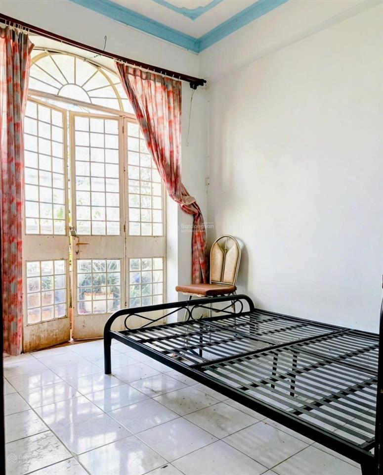 Chung cư hùng vương, thang máy, 2pn, có sổ, giá 3 tỷ