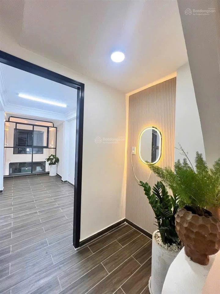 4,5 tỷ  nhà hxh lê thị bạch cát mới đẹp, ở ngay