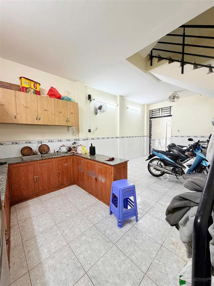 Bán nhà cách mạng tháng tám quận 10 42m2 đất giá 4,98 tỷ, bank định giá cao