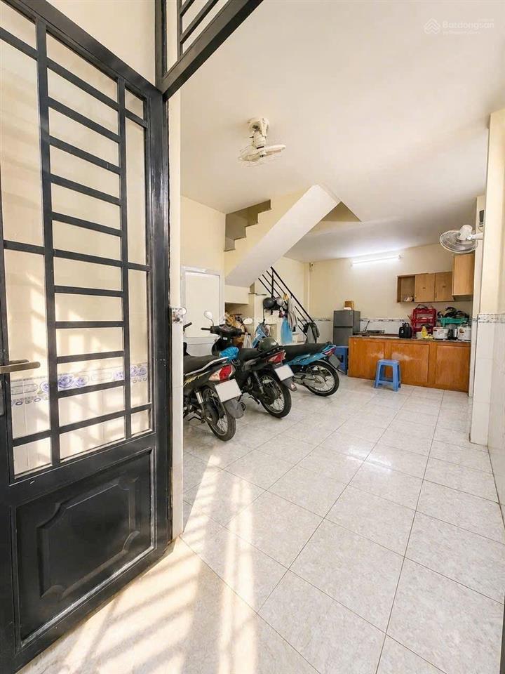 Bán nhà cách mạng tháng tám quận 10 42m2 đất giá 4,98 tỷ, bank định giá cao