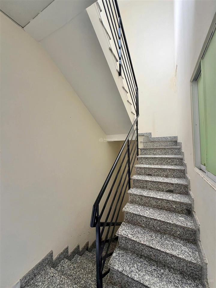 Bán nhà cách mạng tháng tám quận 10 42m2 đất giá 4,98 tỷ, bank định giá cao