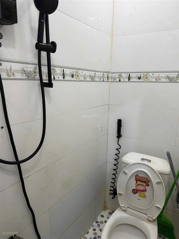 Bán cc cmt8 lầu 1, thang bộ, 2pn giá 2,35 tỷ