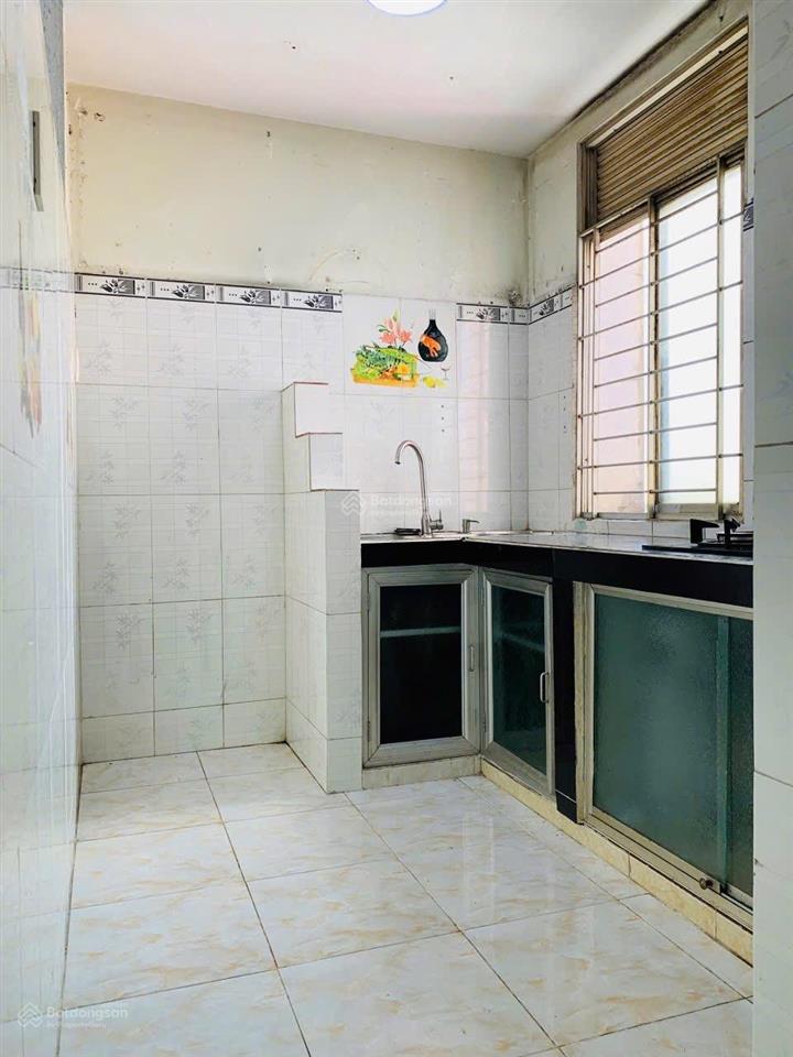 Chung cư nguyễn biểu 2pn thang máy giá 3.1 tỷ có sổ