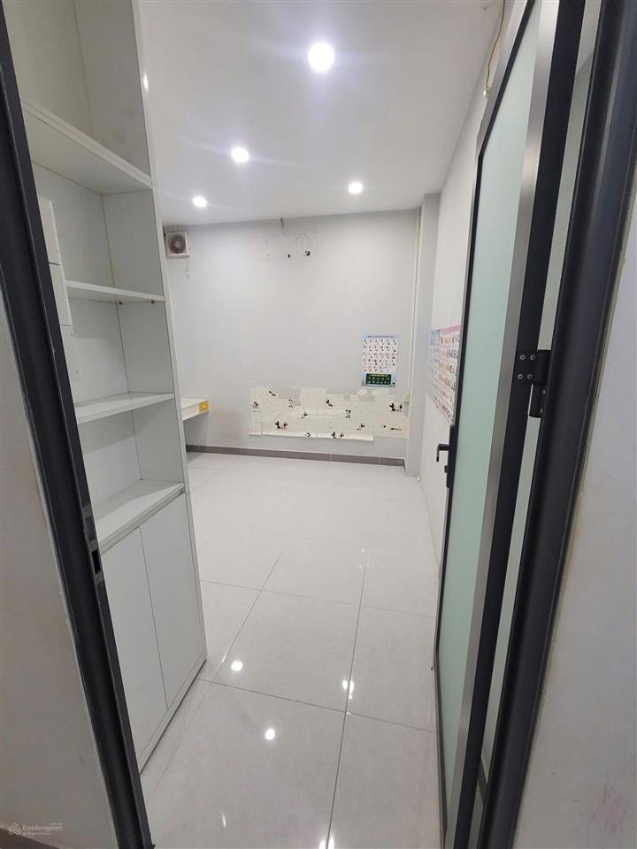 Bán căn hộ cc phan văn khỏe p5, q6 (thang máy lầu 2) 2 tỷ shr