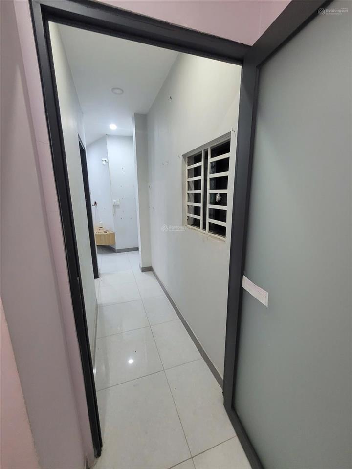 Bán căn hộ cc phan văn khỏe p5, q6 (thang máy lầu 2) 2 tỷ shr