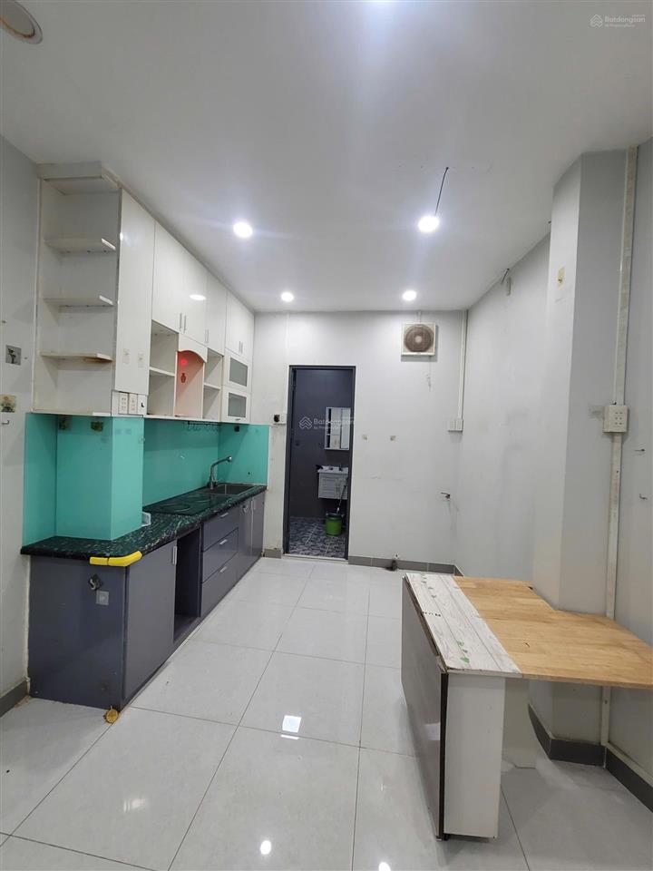 Bán căn hộ cc phan văn khỏe p5, q6 (thang máy lầu 2) 2 tỷ shr