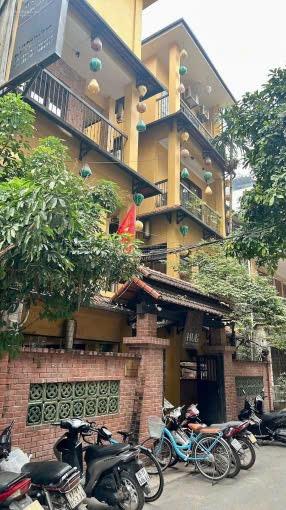 Cần bán nhà 4,5 tầng kiểu biệt thự phố đội cấn  liễu giai diện tích 115m2 mt 8m ô góc