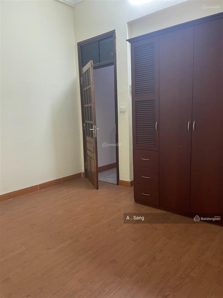 Cho thuê nhà ngõ 168 hào nam dt 75m2, 5,5t, giá 22 triệu/tháng đường ô tô