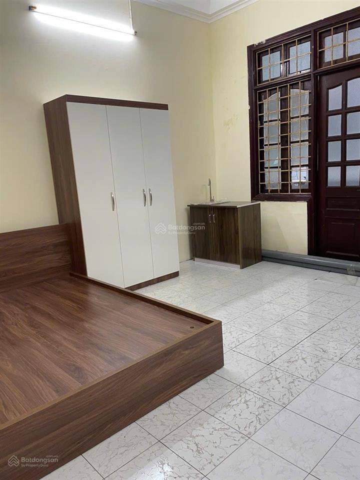 Cho thuê phòng ngõ 160 trần đại nghĩa dt 25m2 wc riêng ban công 4,2 tr/1th
