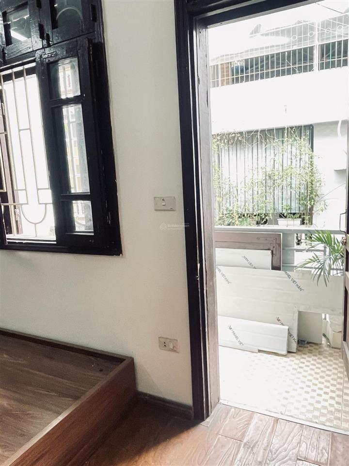 Cho thuê phòng ngõ 160 trần đại nghĩa dt 25m2 wc riêng ban công 4,2 tr/1th
